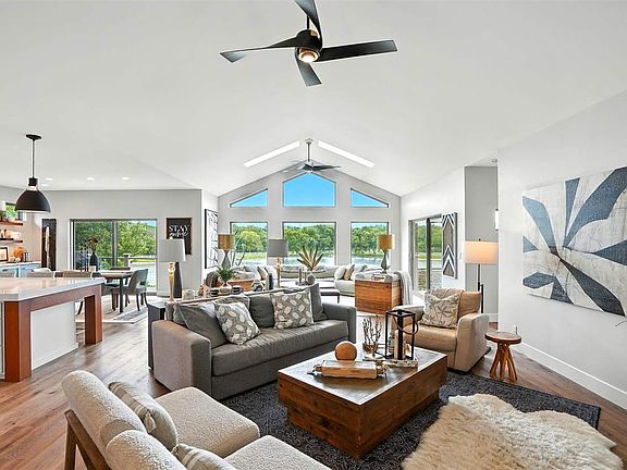 4th image of 430 Carlyle Dr