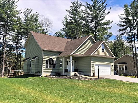 2nd image of 67 Richmond Hill Dr