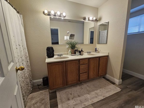 reno-nevada-449131644 picture