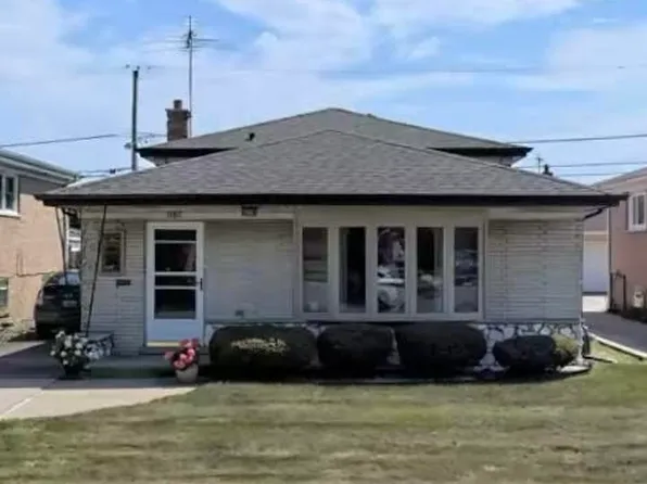1167 Memorial Dr, Calumet City, IL 60409