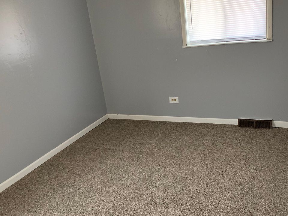 1st image of 20 N Pine Ln