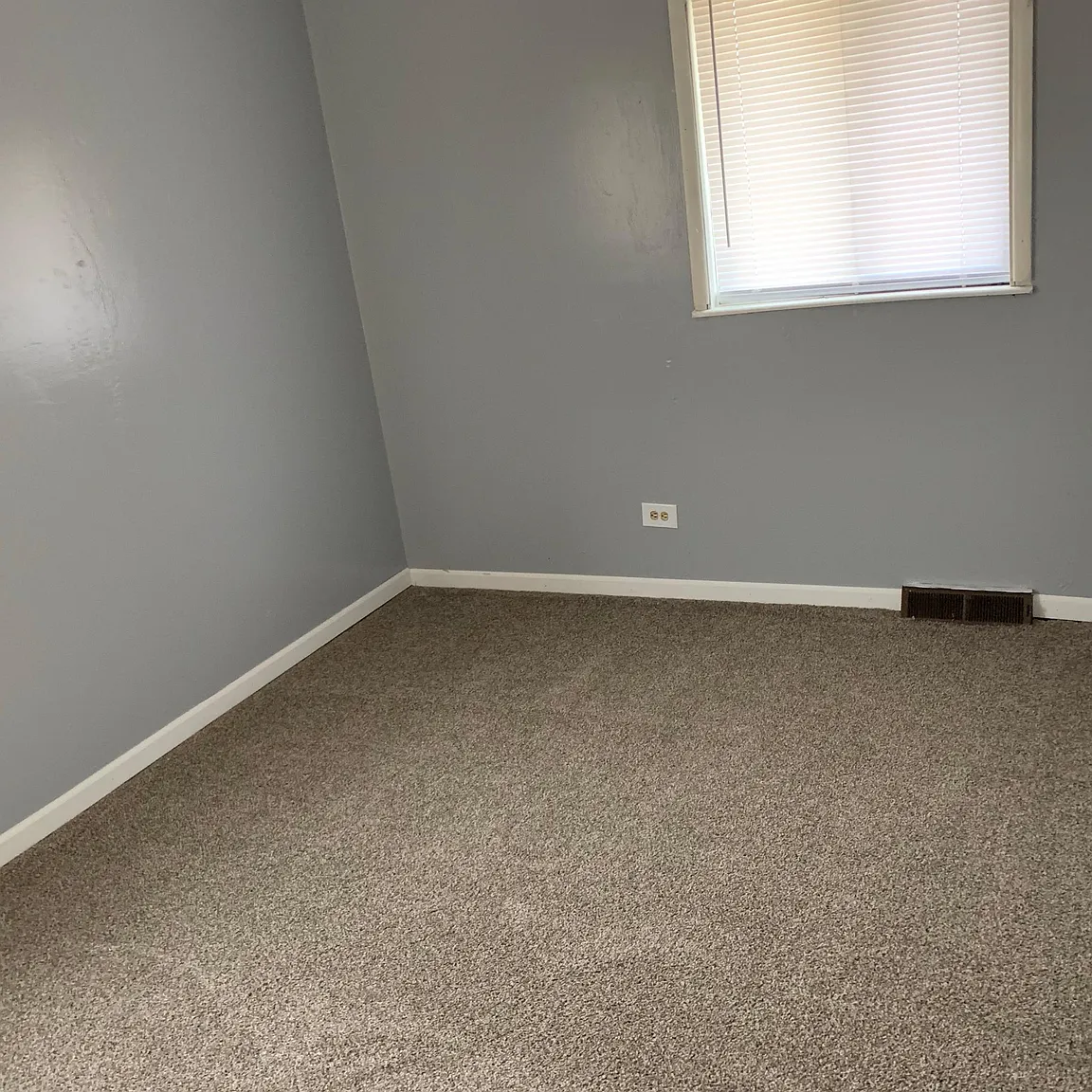 20 N Pine Ln photo 1