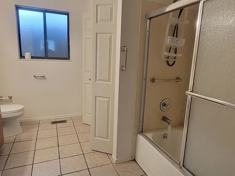 203 Macon Ave — Photo 4