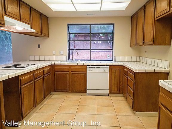 2nd image of 3515 Feller Ave