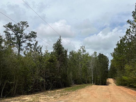 4th image of 21 Range Line Rd