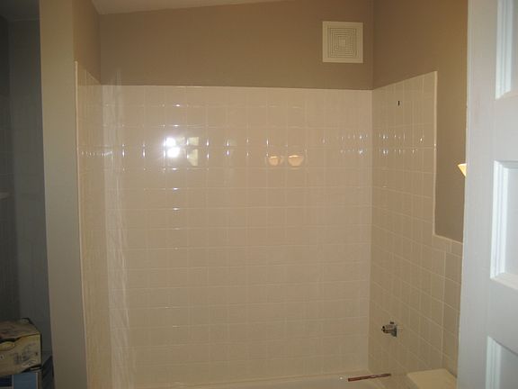 4th image of 1383 Thomas Ave