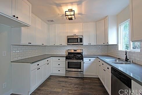 4th image of 3415 W 78th Pl