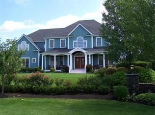 8 Lullaby Ln, North Easton, MA 02356