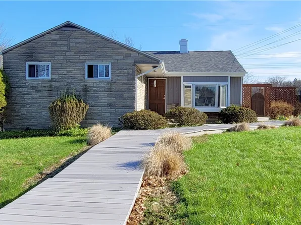 2366 California Dr, Allison Park, PA 15101