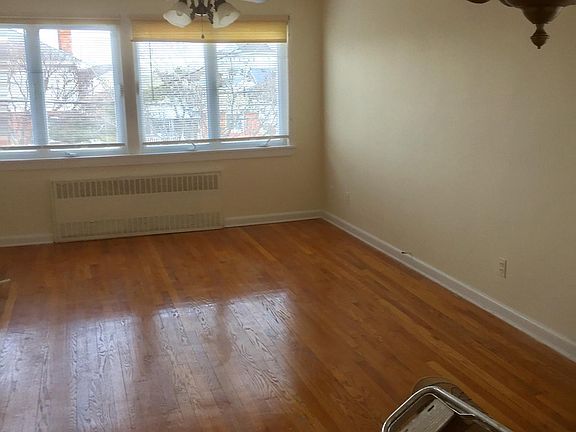 3rd image of 557 Beach 128th St #2