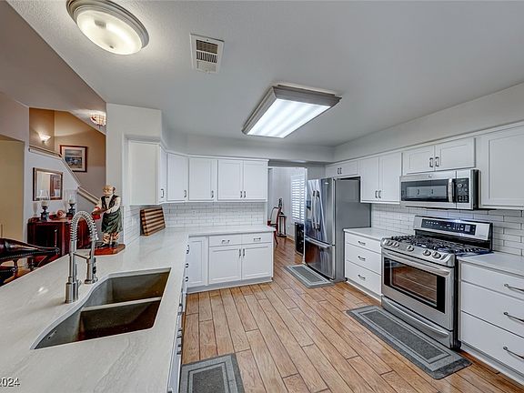3rd image of 908 River Mountain Dr