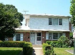 2 A Midwood St, Glen Cove, NY 11542