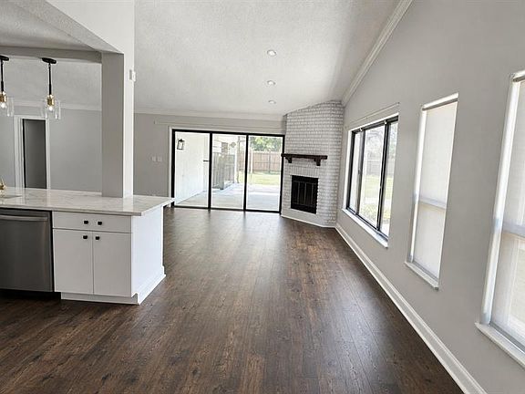 3rd image of 1076 Sweet Tree Ct