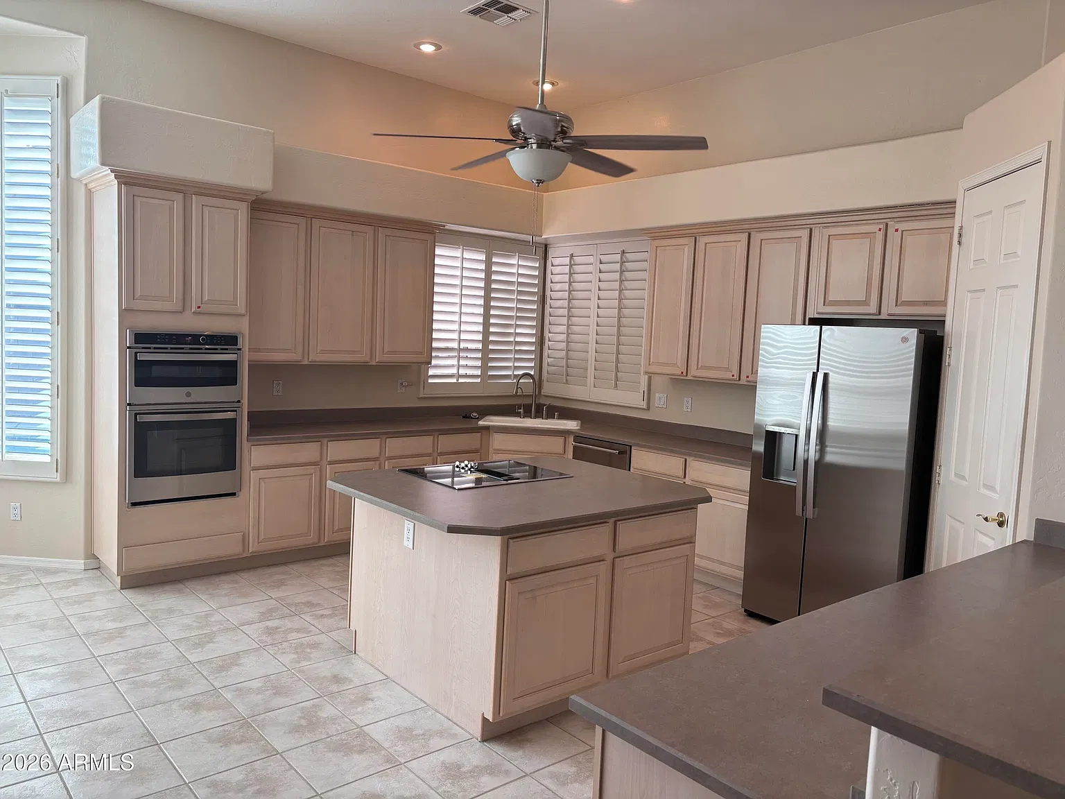 4 bed, 3.5 bath, 2984 sqft, $4,950 — Photo 2