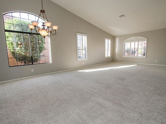 4th image of 10023 E Diamond Dr