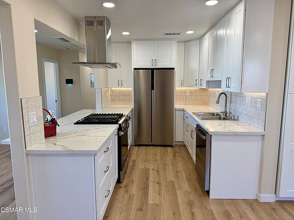 5th image of 1553 N 6th St