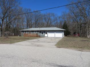 606 Wall St, Eastlake, MI 49626