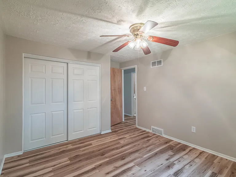 1642 Hobart Ave #1642 — Photo 12