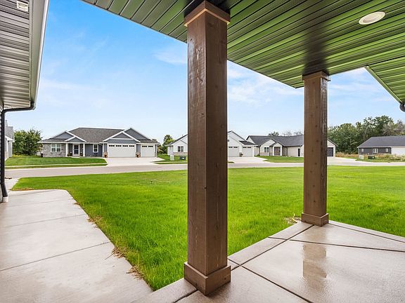 5th image of 1399 Crossroads Dr