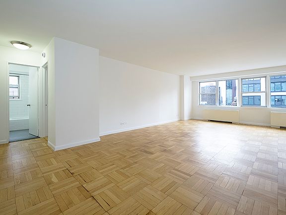 3rd image of 155 E 34th St APT 15F