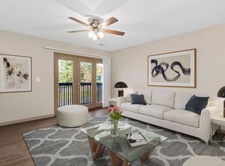 1040 University Dr APT 8, Edwardsville, IL 62025