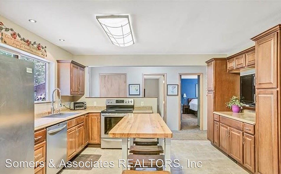 1st image of 1772 Endecott Ave