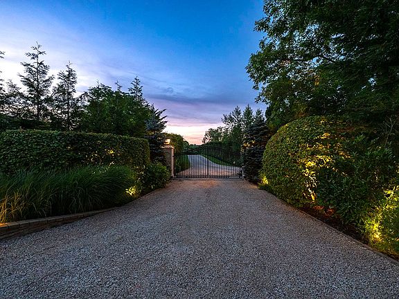 2nd image of 54 Cobb Isle Rd