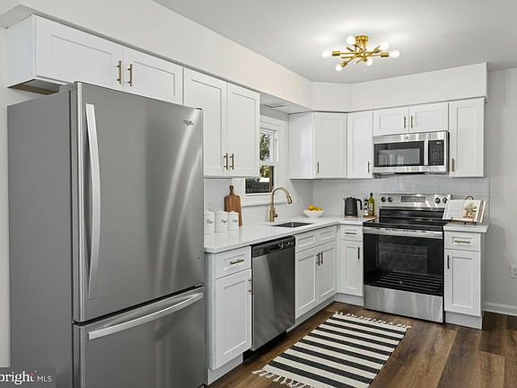 3rd image of 205 N Academy St