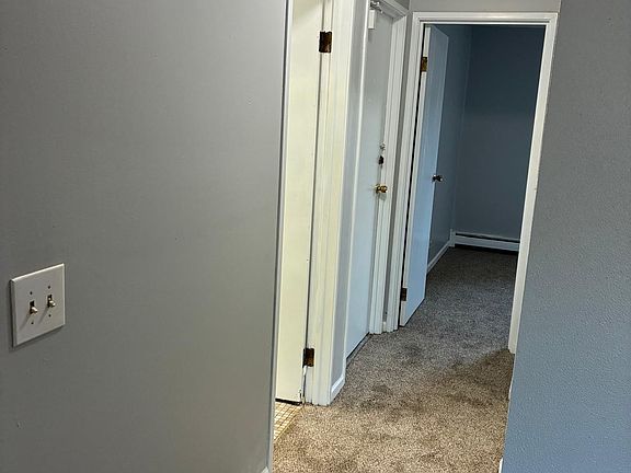 5th image of 333 Hawthorne Cir #5