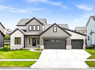 5005 Finlen Ln, Bloomington, IL 61705