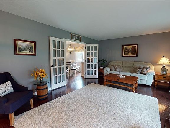 3rd image of 8153 Elaine Dr