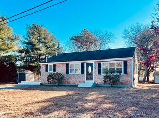4 Gull Ln, Wareham, MA 02571
