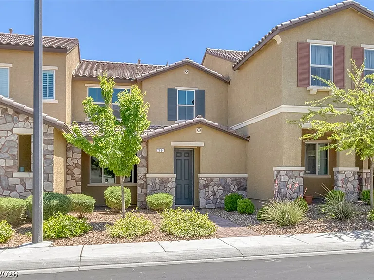 2854 Starling Summit St — Photo 2