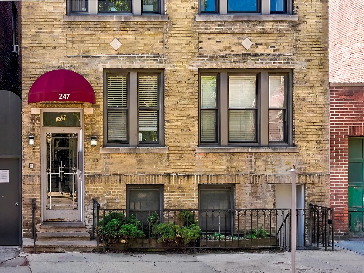 Building Photo - 247 Montgomery St #4A