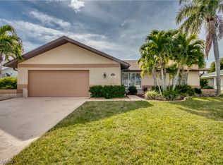 1824 SE 1st Ter, Cape Coral, FL 33990