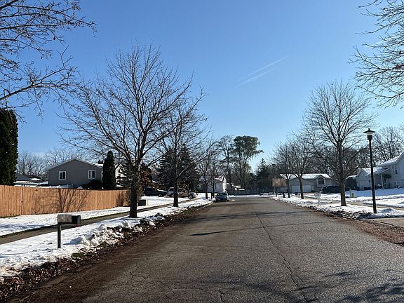 5th image of 1428 Springdale Dr SE