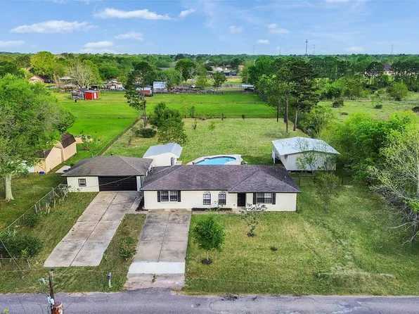1905 County Road 235, Alvin, TX 77511