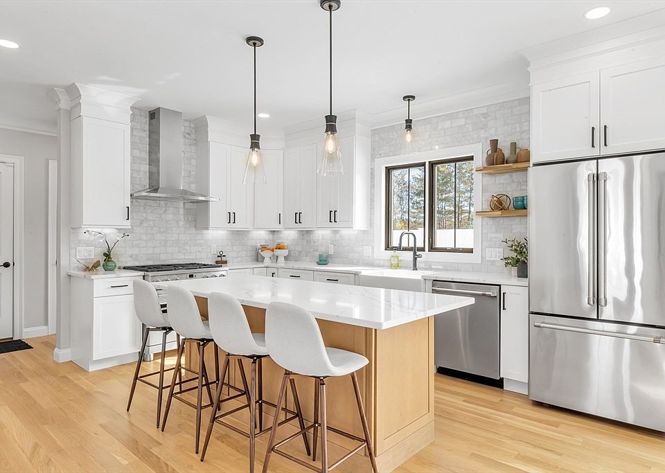 1st image of 16 Starling St