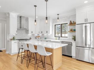 16 Starling St, West Roxbury, MA 02132