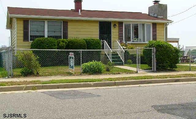 1st image of 2322 Murray Ave