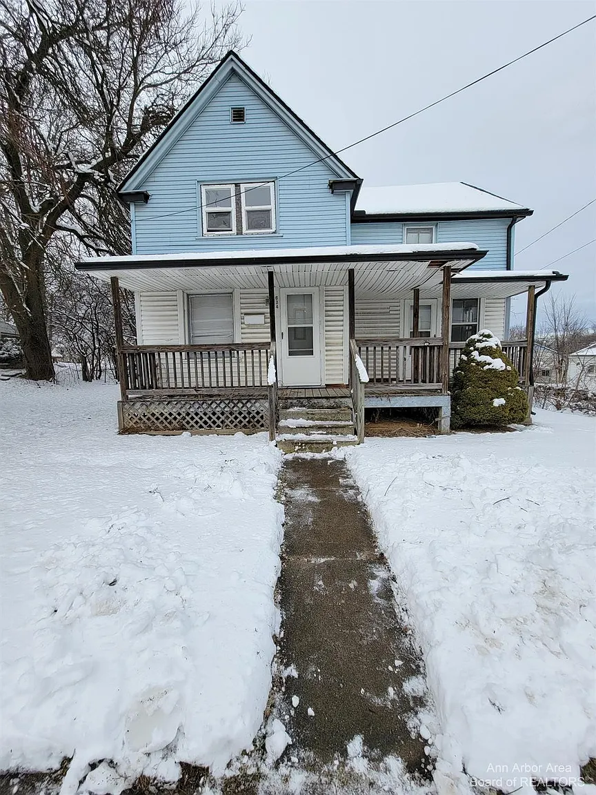 634 Harriet St photo 1