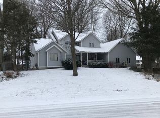 4636 Pine Dr, Holland, MI 49423