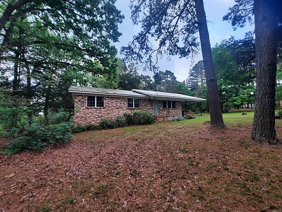 3rd image of 413 Redbud Ave