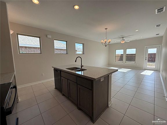 5th image of 912 S Templo Dorado St