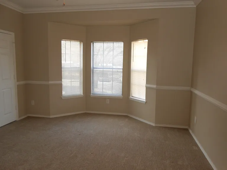 Hulen Heights Apartments — Photo 16