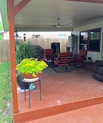 3rd image of 2641 Greenland Dr