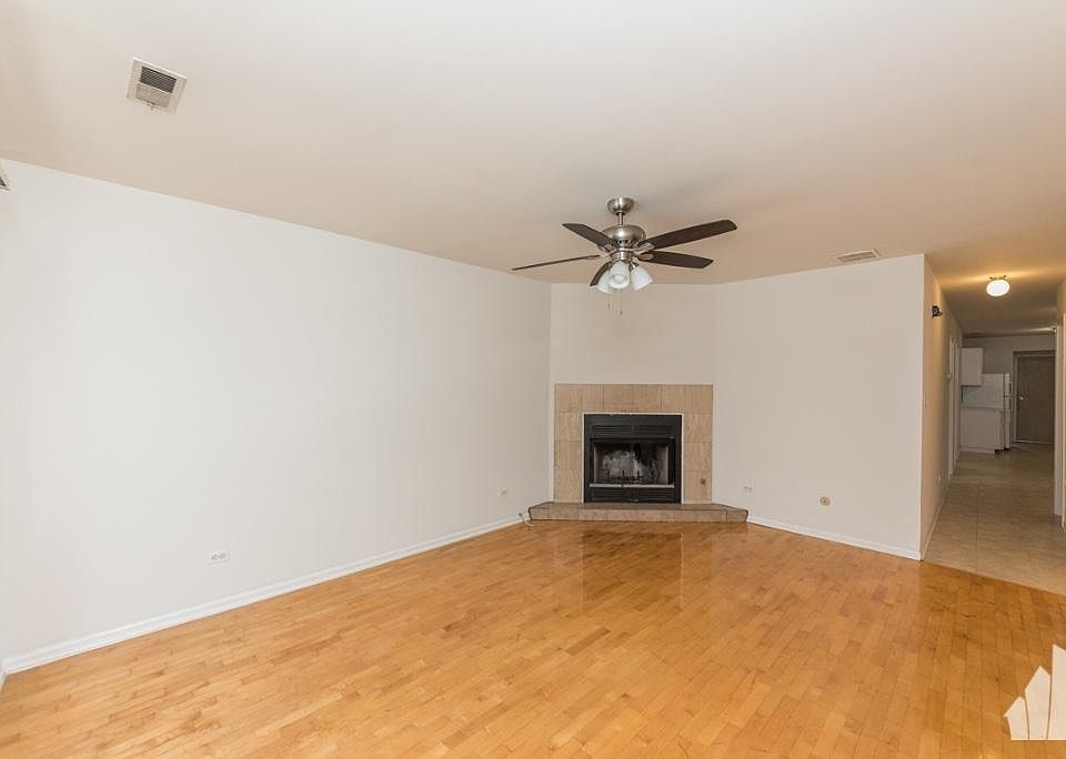 1st image of 847 N Hoyne Ave