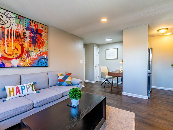4th image of 3118 W 14th St APT 306