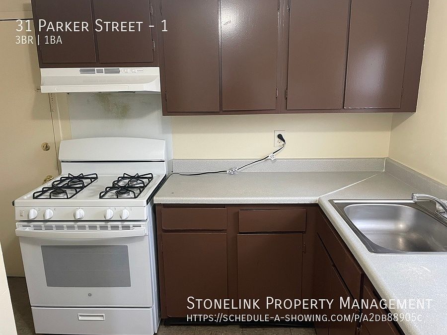 1st image of 31 Parker St Floor 1