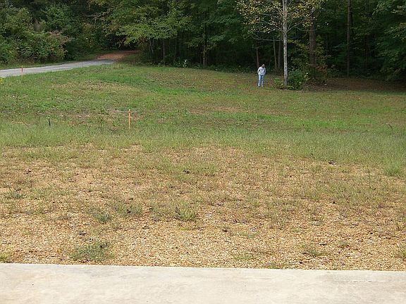 4th image of 300 Navy Dr